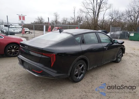 2025 Kia K4 Lxs z USA, uszkodzony, nr VIN 3KPFT4DE2SE085528